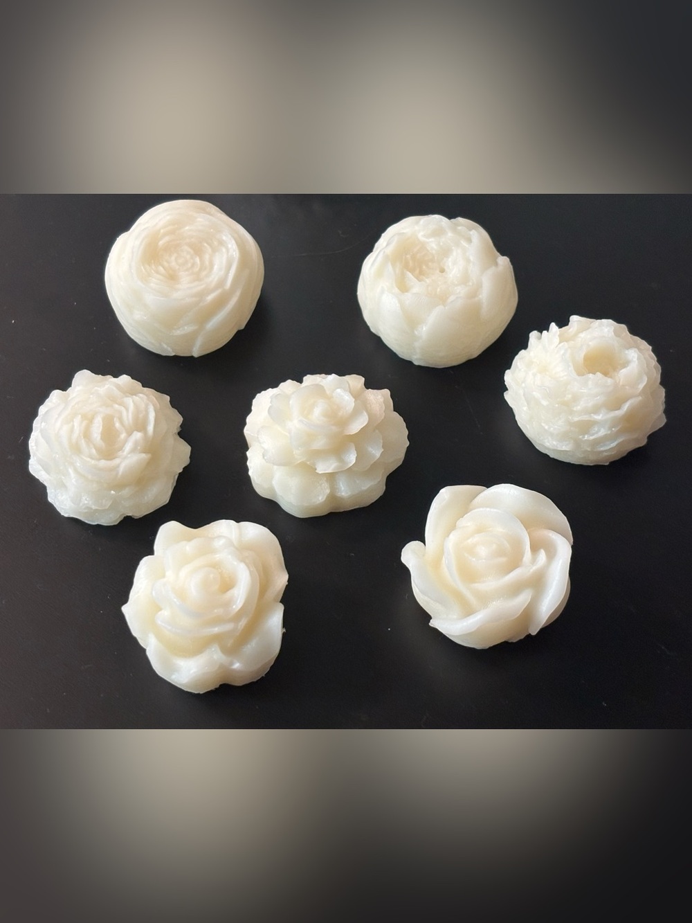 7 Hand Crafted Flower Wax Melts in Papaya Smoothie Scent